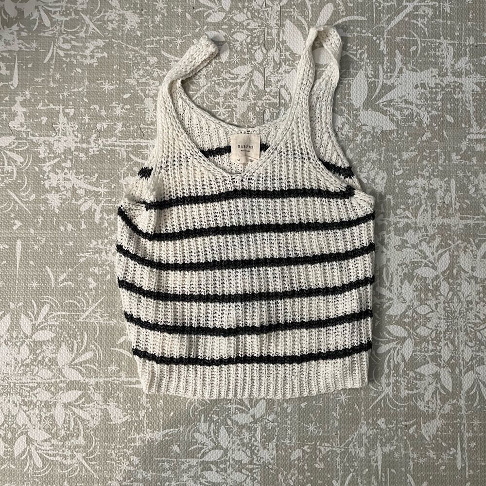 Harper Black and White Striped V-Neck Sweater Tank Size Medium